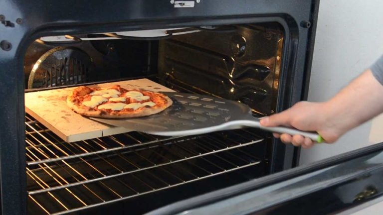 How to Reheat Pizza in a Toaster Oven?